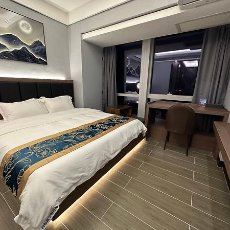 Ht Legend Hotel Changgang Metro Station Exit F -Direct To Canton Fair Kültér fotó