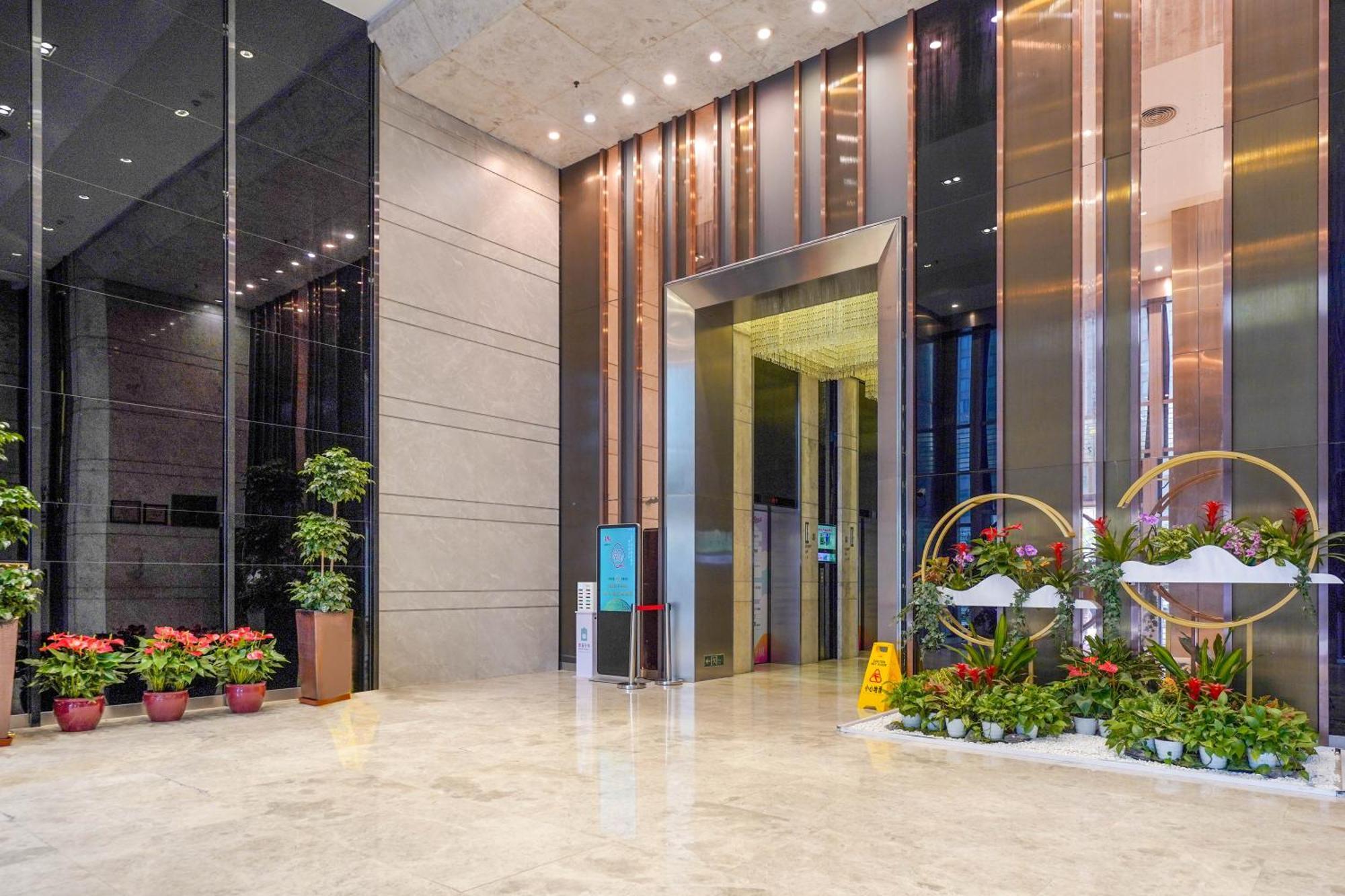 Ht Legend Hotel Changgang Metro Station Exit F -Direct To Canton Fair Kültér fotó