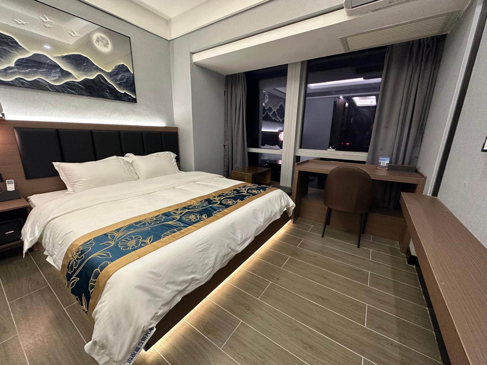 Ht Legend Hotel Changgang Metro Station Exit F -Direct To Canton Fair Kültér fotó